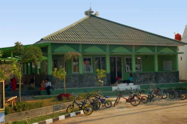 Masjid tiap cluster