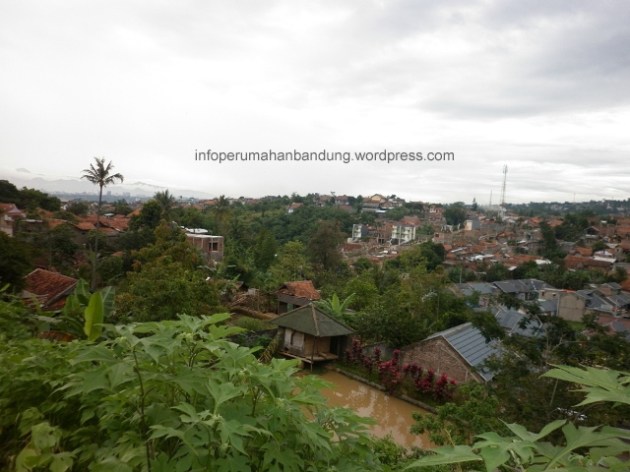 Tampak pemandangan dari atas Green Valley