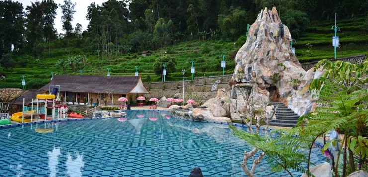 pemandian-ciwidey-valley-740x357