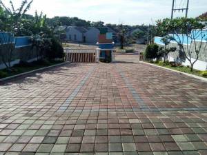 row-jalan-utama-puri-nirana-cigelam