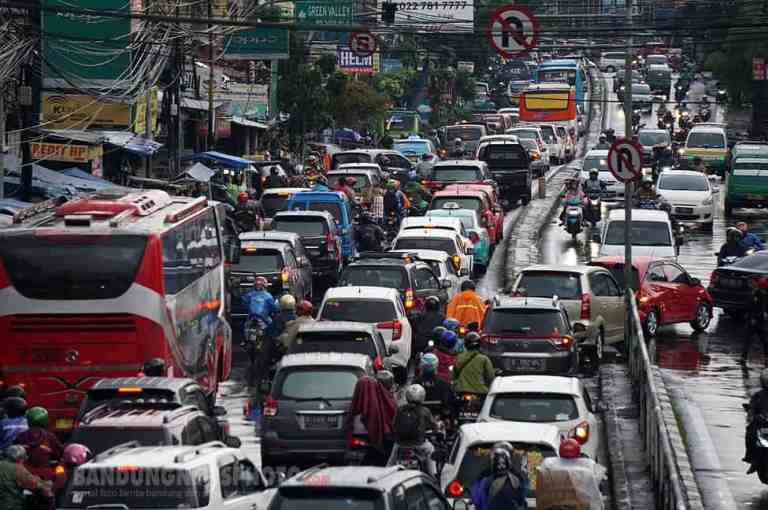 01012017-bandung-timur-macet-angga-job