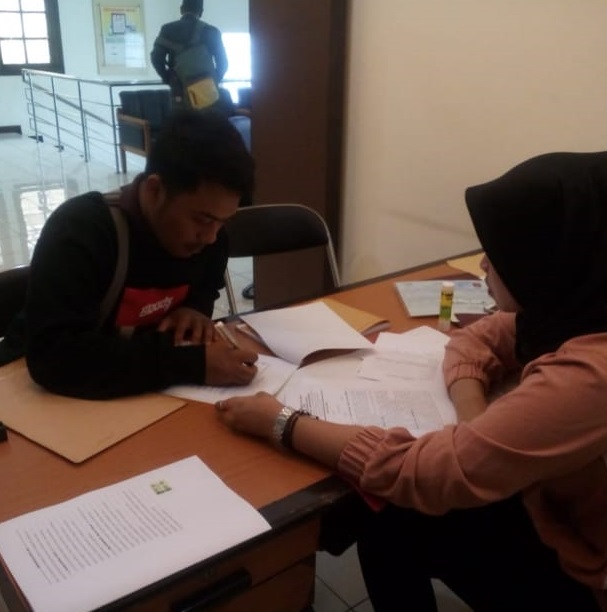 akadJualBeliPadaulun3